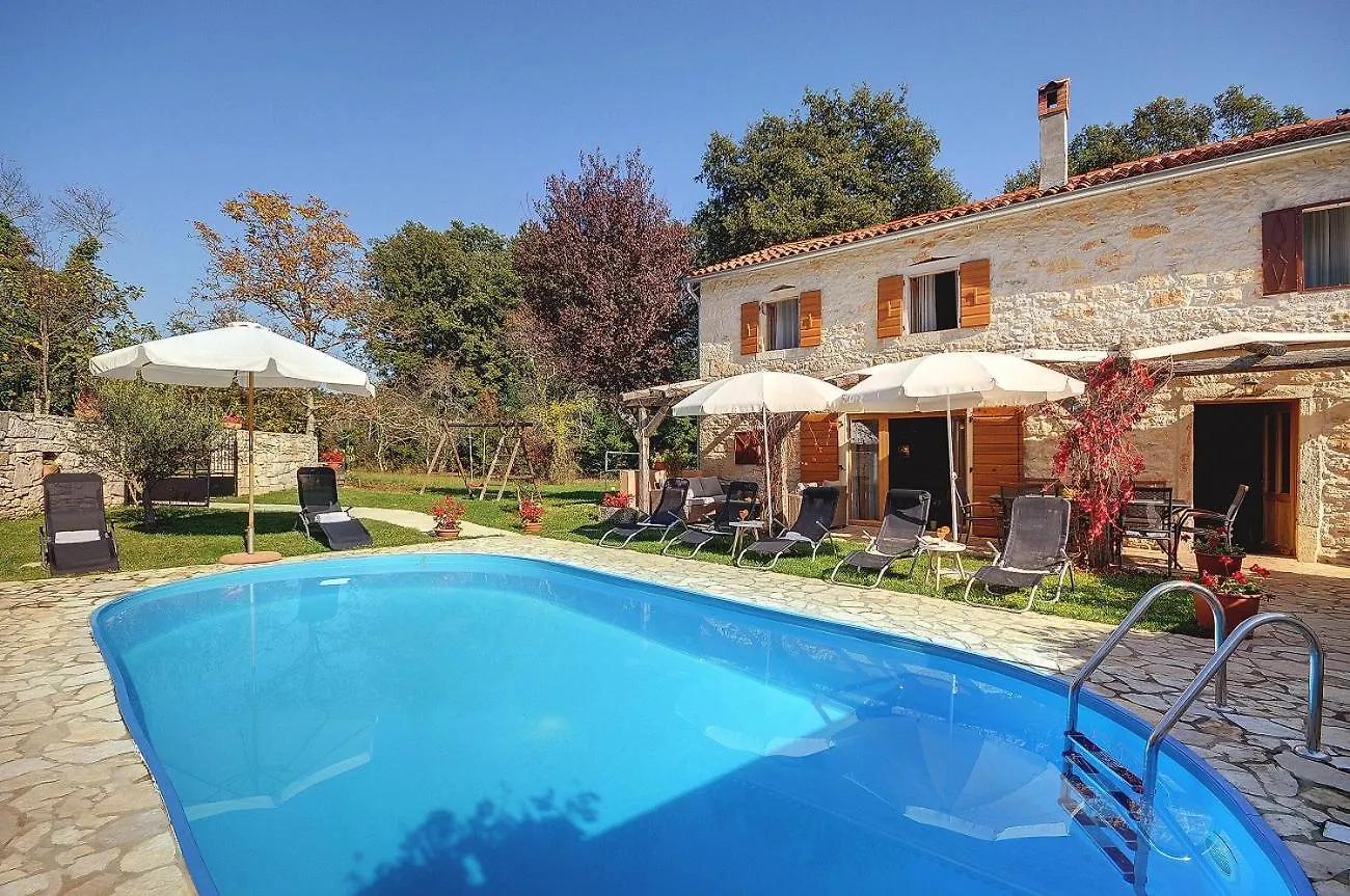 Villa Katarina Batlug 0*,